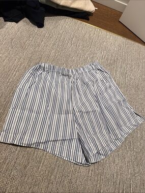 Striped Elastic-Waist Women’s Shorts in White and Navy